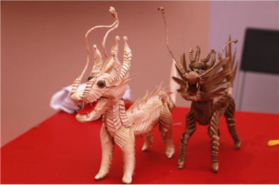 非遺進(jìn)校園 羌族草編進(jìn)校園，編織五彩非遺夢(mèng)與日用品之思