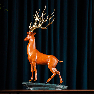 朱炳仁銅《高瞻遠矚》吉祥鹿 融藝術于日常，為空間注入祥瑞與遠見